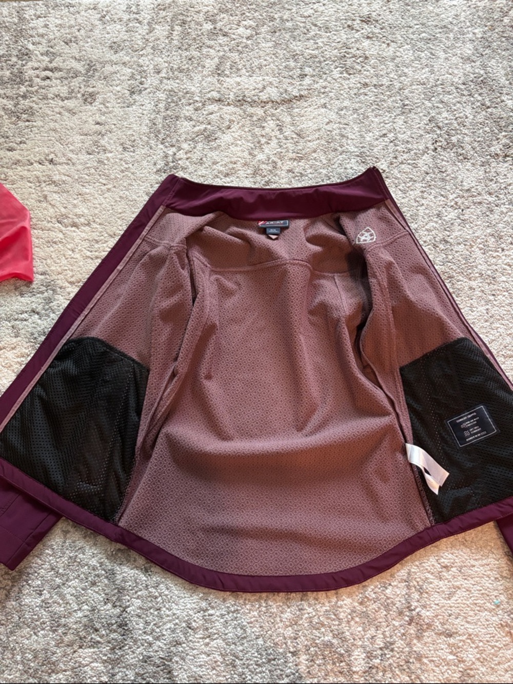 Ariat Burgundy Full-Zip Softshell Jacket with Sleeve Logo - Picture 6 of 7